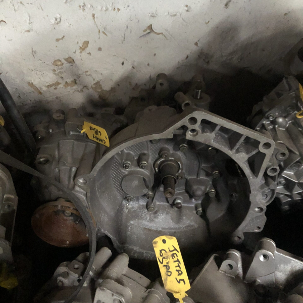 VW-CADDY-MANUAL-GEARBOX VW Caddy manual gearbox - Image 1